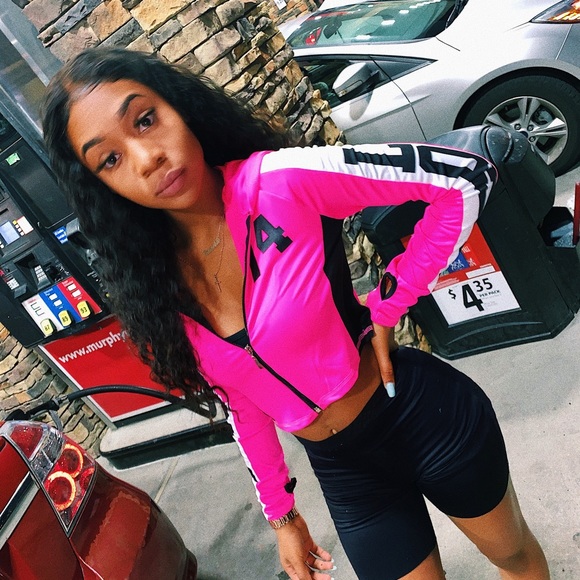 Tops - Pink crop jacket